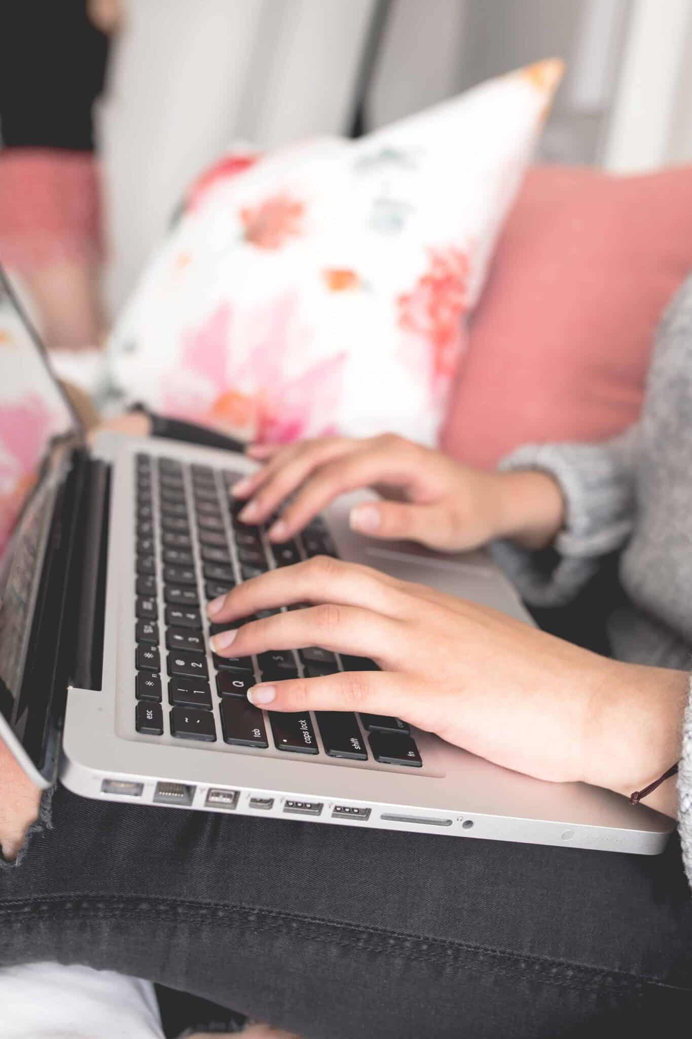 How to Write a Blog Disclaimer - Angela Giles