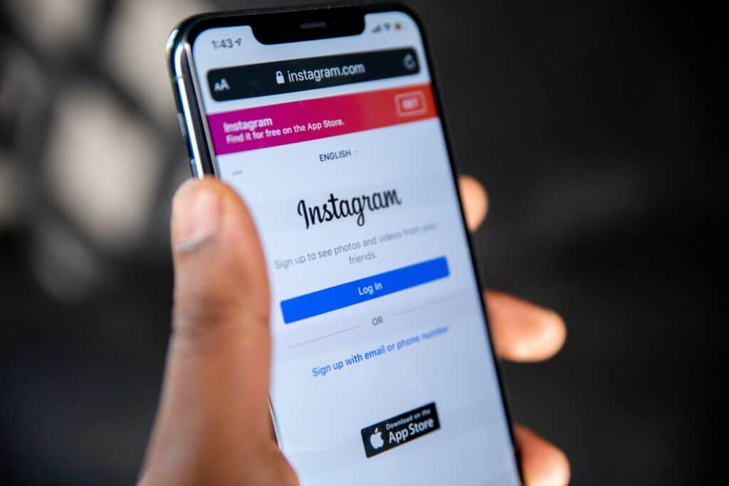 How To Build An Iconic Brand By Getting Massively Visible On Instagram