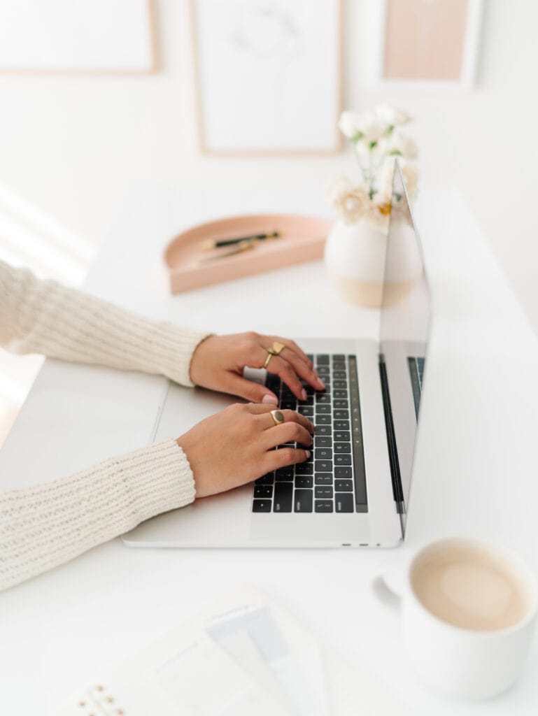 10 Storytelling Techniques to Skyrocket Your Online Course Sales
